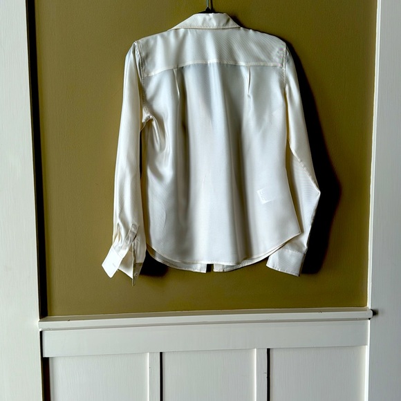 Carolina Herrera Button Down Silk Broadcloth Blouse Ivory Size 6 Pure Luxury - Picture 2 of 5